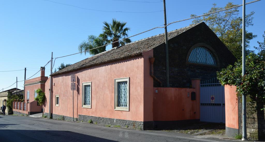 Relais De Charme - B&B Short Lets La Casa Di Francesca Sant'Agata Li Battiati Exterior foto